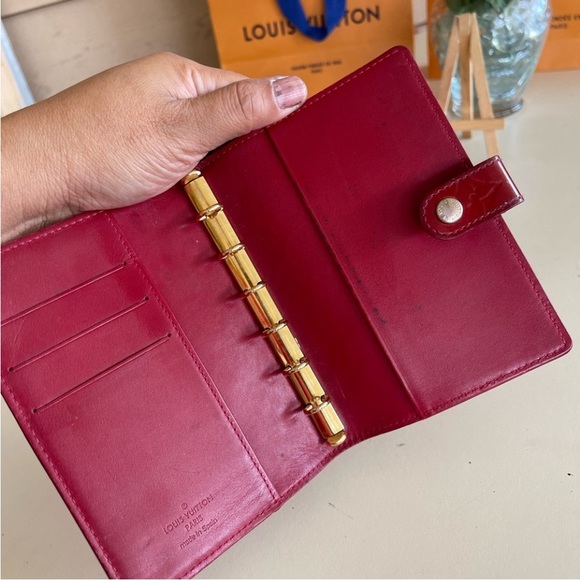 Authentic louis Vuitton agenda cover vernis❤️❤️ - Picture 9 of 13